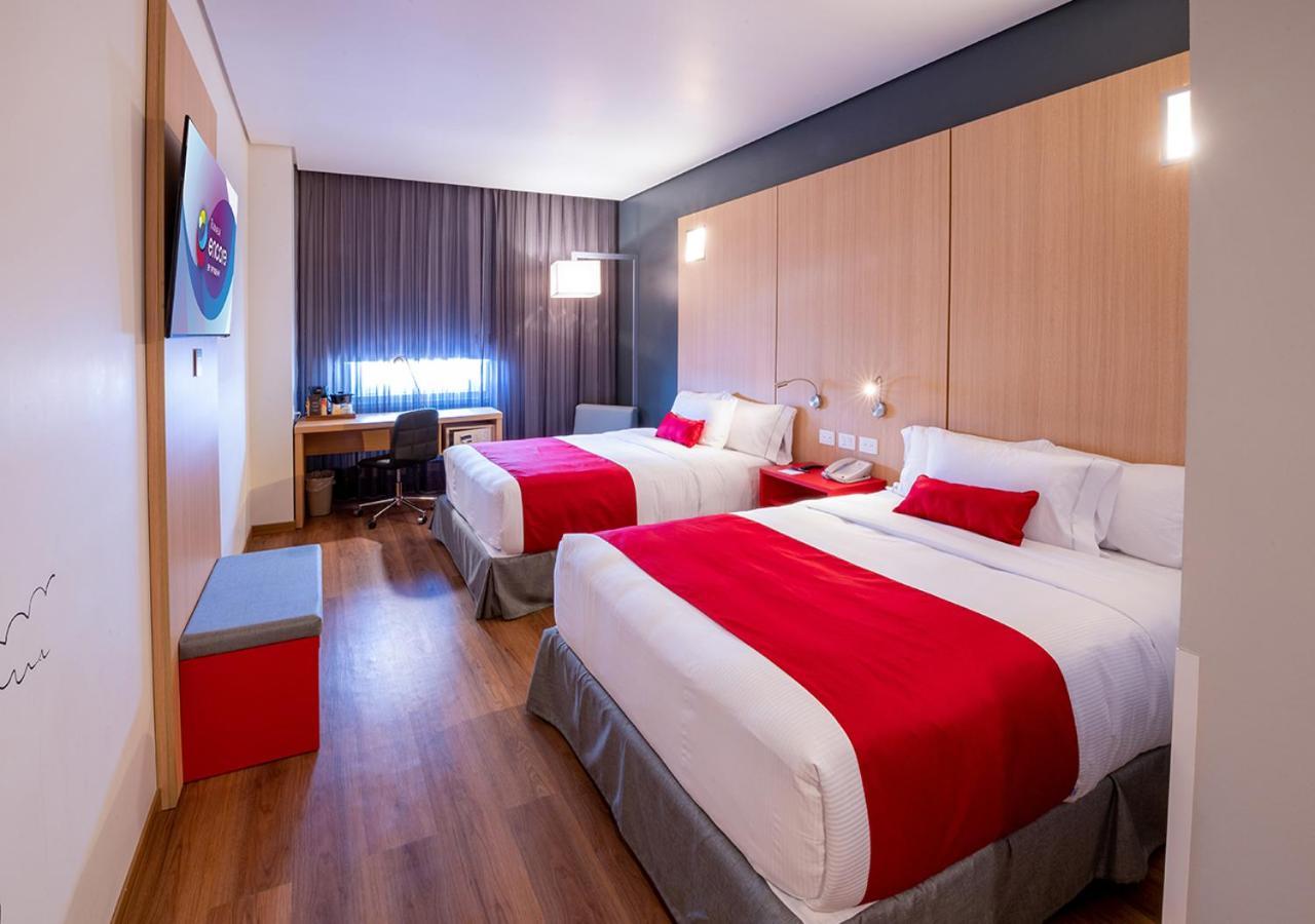 Ramada Encore by Wyndham Guadalajara Aeropuerto Las Pintas Bagian luar foto