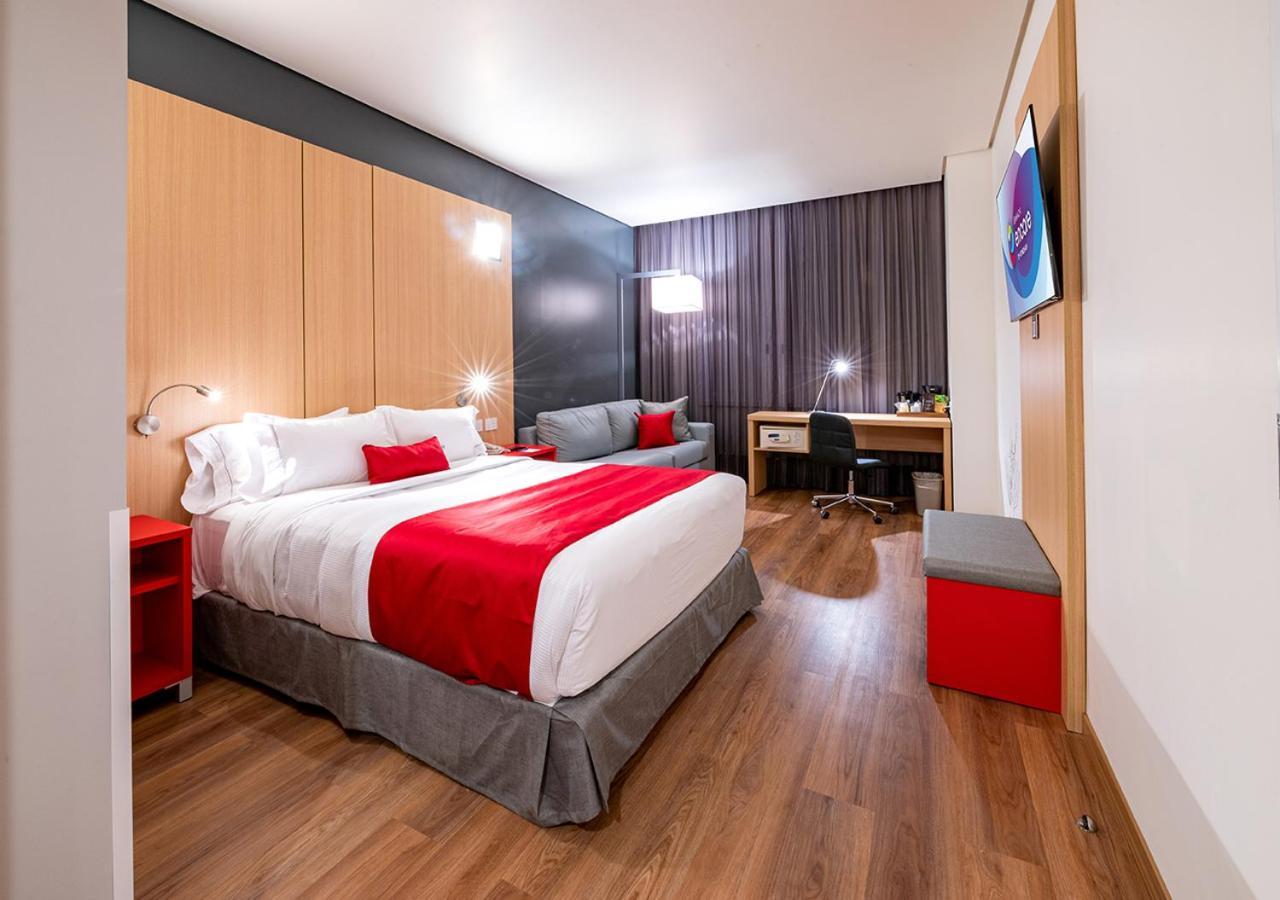 Ramada Encore by Wyndham Guadalajara Aeropuerto Las Pintas Bagian luar foto