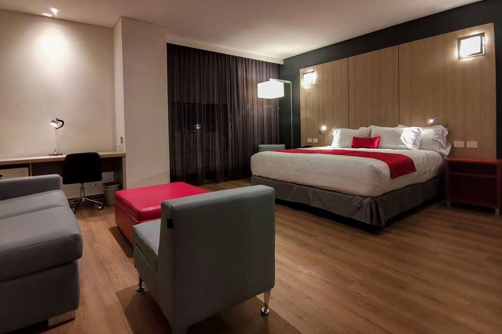 Ramada Encore by Wyndham Guadalajara Aeropuerto Las Pintas Ruang foto