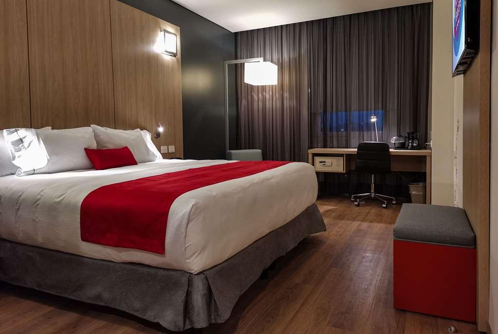 Ramada Encore by Wyndham Guadalajara Aeropuerto Las Pintas Ruang foto